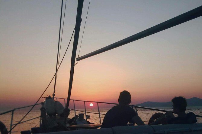 Sunset South Coast Sail Cruise with lunch,drinks, optional transfer - Your comfort rules: bare feet, space to relax, and dealing with motion