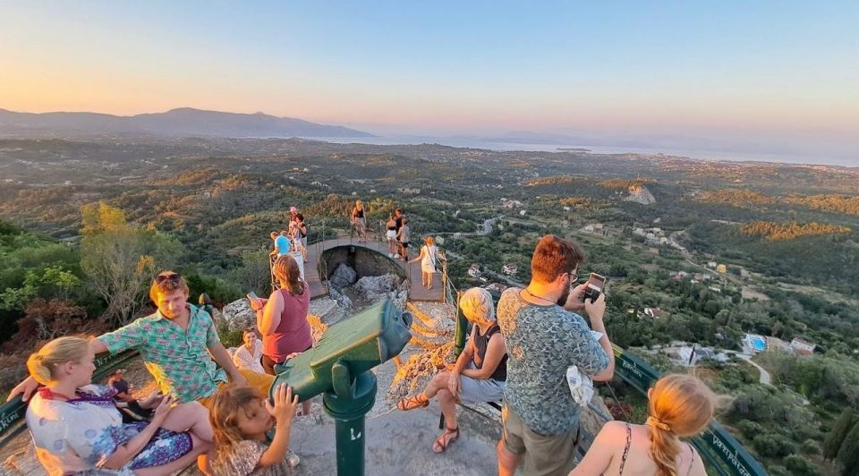 Sunset tour Corfu: The best viewpoints - Kanoni and the view of Vlaherna