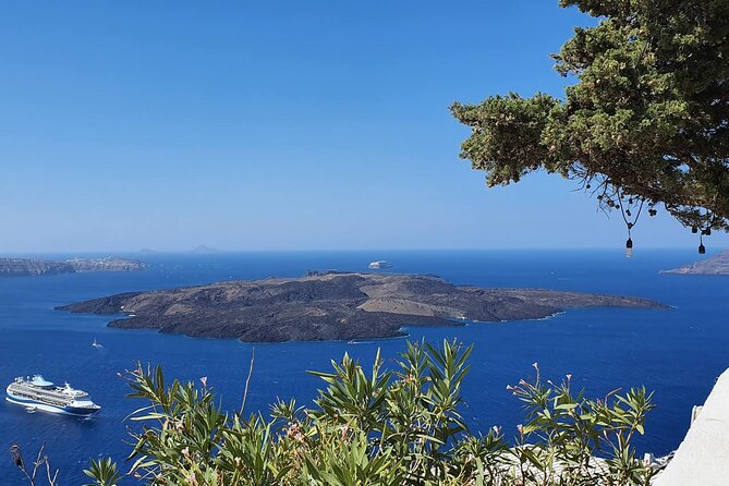 SUV Santorini Highlights Private Tour - Perivolos Beach and the black volcanic shore
