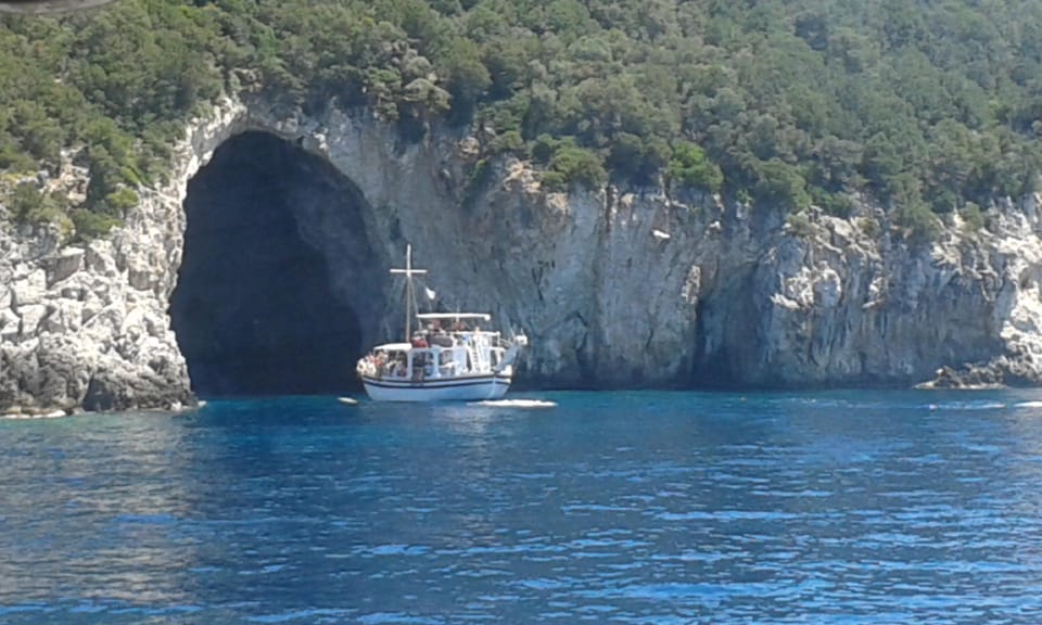 Syvota & Blue Lagoon cruise with BBQ and beach stop - The crossing to mainland Epirus
