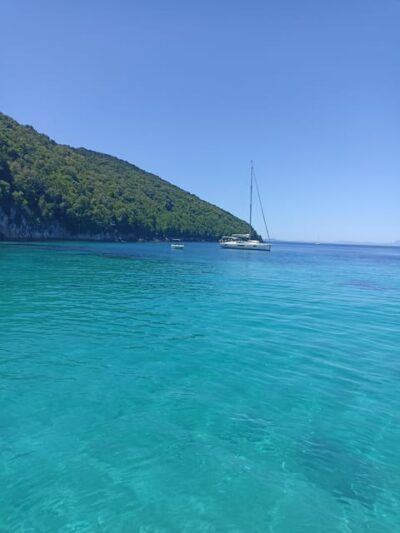 Syvota & Blue Lagoon cruise with BBQ and beach stop - Finding the boat at Garitsa Bay
