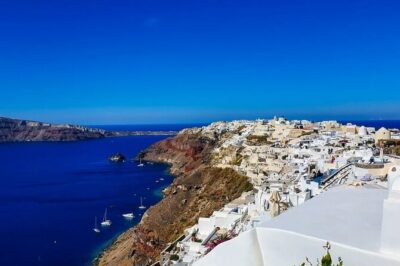 Tailormade Santorini island tour - Akrotiri Archaeological Site: the one-hour centerpiece