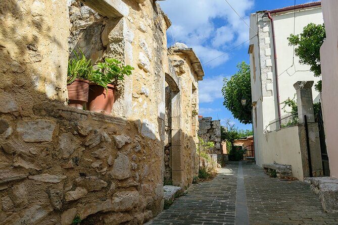The 7 Villages of Apokoronas Tour – Explore East Chania Mainland - Emprosneros bakery bites and olive oil tasting: the snacky intermission