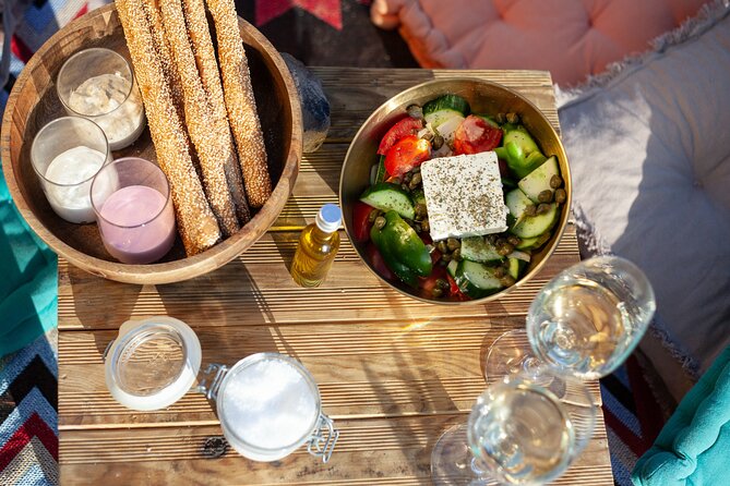 The Greek Meze Picnic - What arrives on the picnic table
