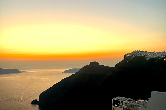 The Highlights of Santorini on a Mini Bus Daily Sunset Tour - A smart way to see Santorini in one afternoon