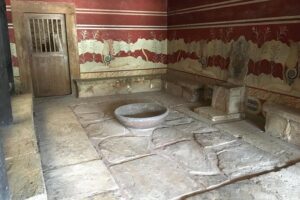The Palace of Knossos with Skip-the-Line Ticket - Skip-the-line tickets: why priority entry is worth it here