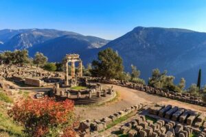 Thermopylae and Delphi Private Full-Day Tour from Athens - The Athens pickup to Thermopylae drive: comfort matters for a long day