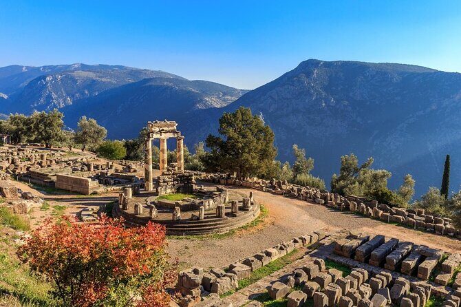 Thermopylae and Delphi Private Full-Day Tour from Athens - The Athens pickup to Thermopylae drive: comfort matters for a long day