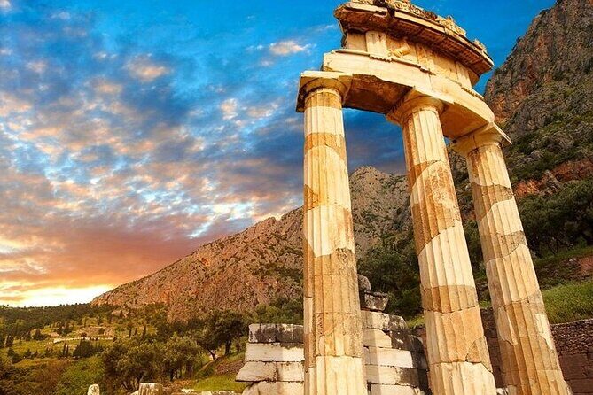 Thermopylae The battle of the 300 Spartans & Delphi Day Tour - Hot Springs at Thermopylae: Mythful Origins, Modern Spa Reality