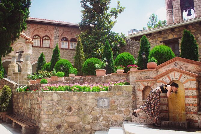 Thessaloniki: 2-Day Meteora Trip with Guided Tours and Hotel - What the guides add to the visit
