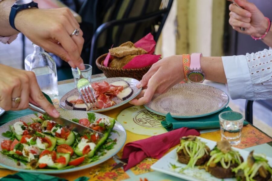 Thessaloniki: Food Tastings and Drinks tour with a Chef - Chef Panos turns food into stories you can repeat