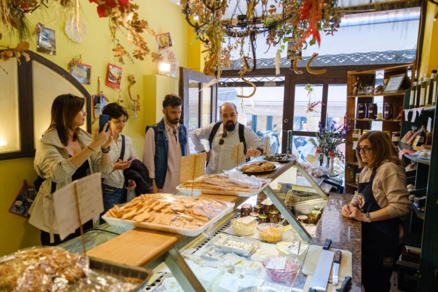 Thessaloniki: Food Tastings and Drinks tour with a Chef - FAQ