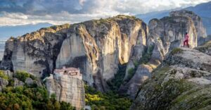 Thessaloniki: Full-Day Meteora Monasteries Tour - Getting to Kalambaka and Meteora: The Two-Bus Connection at Trikala