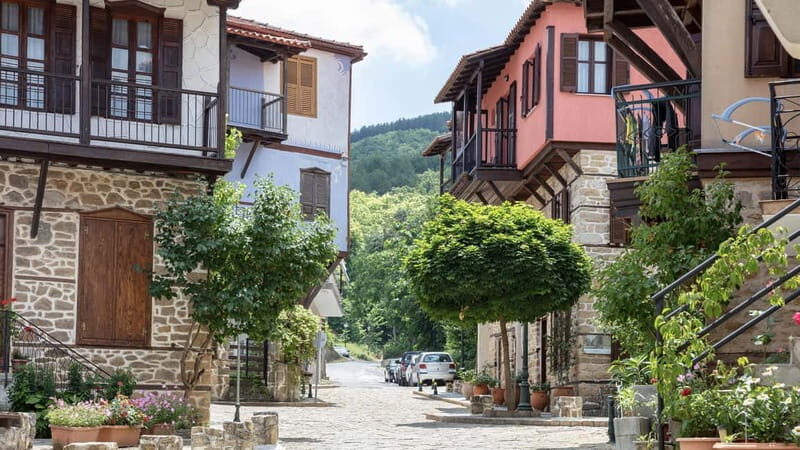 Thessaloniki: Halkidiki, Arnaia, Ierissos – Swim & Tasting - The Arnaia village stop: history, walking, and church details