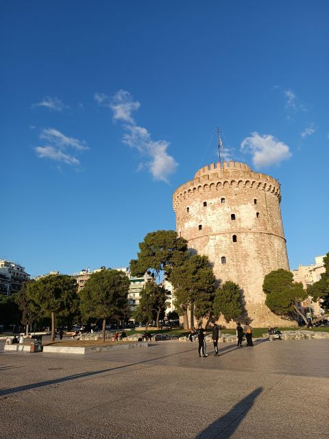 Thessaloniki : Private Welcome Walking Tour with a local - From Ladadika to the Thermaikos waterfront