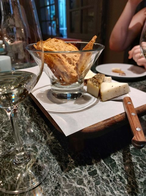 Thessaloniki: Small-Group Wine Tasting Tour with Appetizers - Meeting point: Aristotelous Square and the Electra Palace start