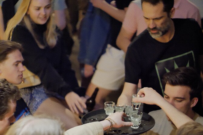 Thursday & Friday Night Pub Crawl for Professionals in Athens - Key points at a glance