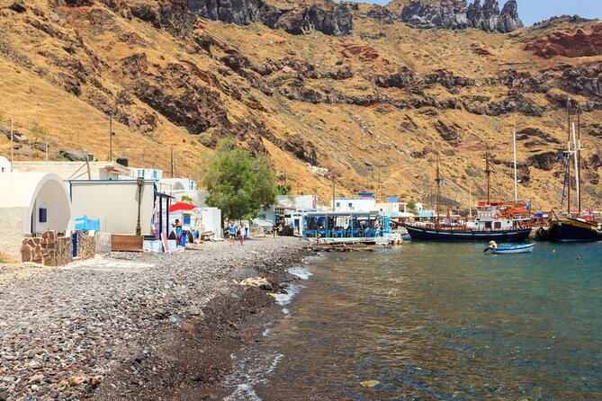 Top Spots Bus Tour in Santorini with Transportation - Oia at Sunset