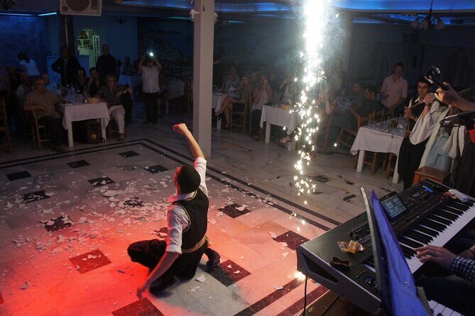 Traditional Greek Night live Music & Dinner Show in Santorini - The buffet dinner: traditional Greek comfort food that actually fills you up