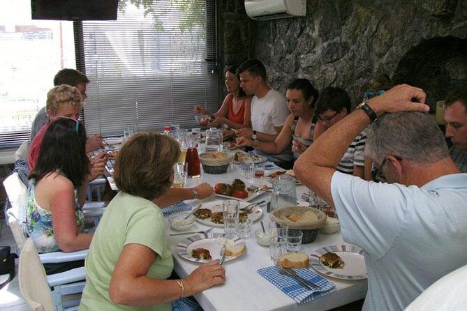 Traditional Lunch or Dinner with Drinks in Mykonos - The Meal: Greek Classics, Unlimited Wine, and Cretan Raki