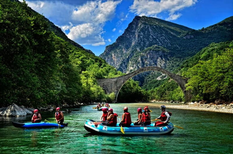 Tzoumerka: Rafting Arachthos Trail: Plaka Bridge- Tzari - Gear-up and briefing: how “no experience required” stays true