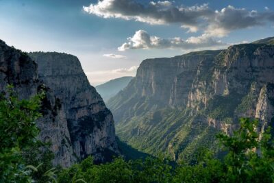 Vikos Gorge crossing hiking from Monodentri to Vikos village - Resting beside the Voidomatis Springs