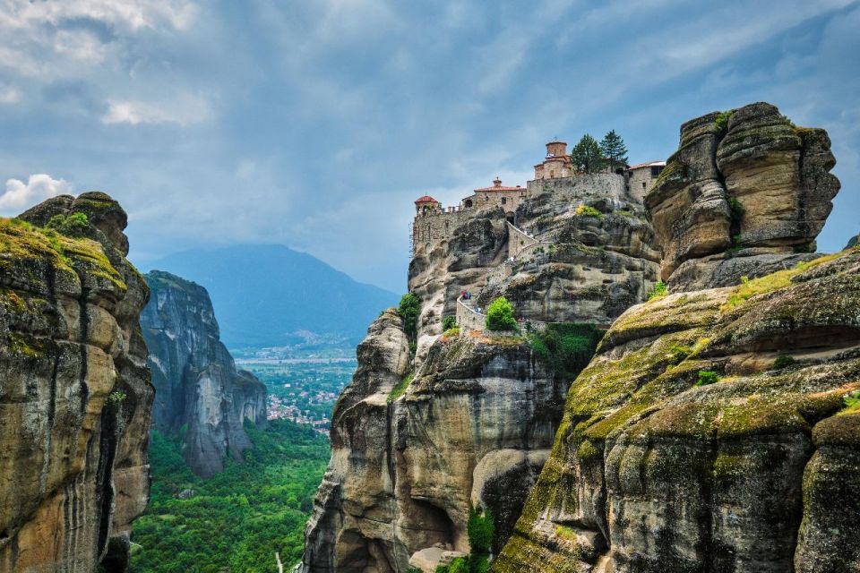 Visit Delphi & Meteora Monasteries Full Day Private Trip - Why Delphi and Meteora make such a bold pairing