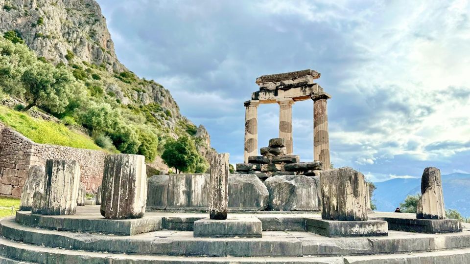 Visit Delphi & Meteora Monasteries Full Day Private Trip - Private transport makes the long route more manageable