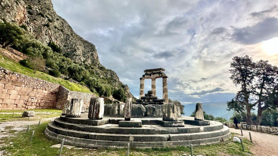 Visit Delphi & Meteora Monasteries Full Day Private Trip - Should you book Visit Delphi and Meteora?
