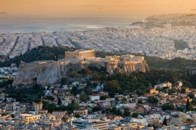 Visit of the Acropolis with an official guide in Spanish - The Acropolis sets the larger story