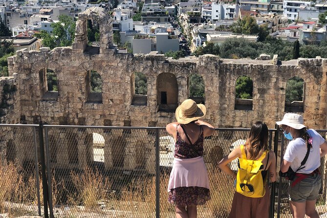 Visit of the Acropolis with an official guide in Spanish - Propylaea and the Temple of Athena Nike