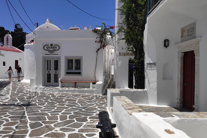 Walking Tour in Mykonos Town & Secluded Beach Picnic - Paraportiani Church and the town’s white geometry