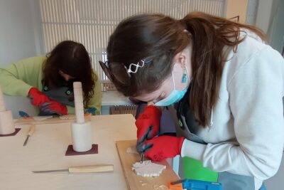 Woodcarving Workshop in Santorini - The maple leaf and wooden ship projects