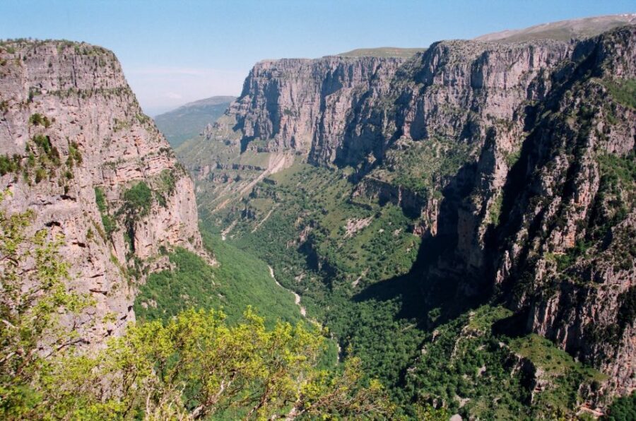 Zagori: Vikos Gorge full-day guided hike - A 7-hour rhythm: descent, springs, and the climb out