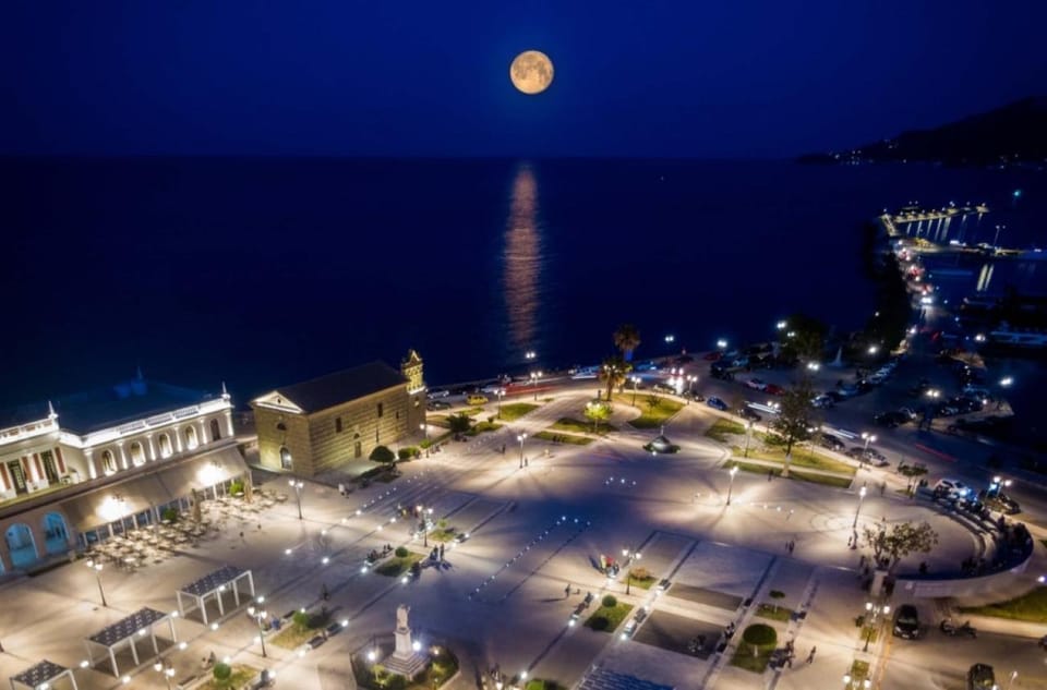 Zakynthos City Tour by Night with Transfer and Dinner - Dali Lebanese restaurant and the included dinner