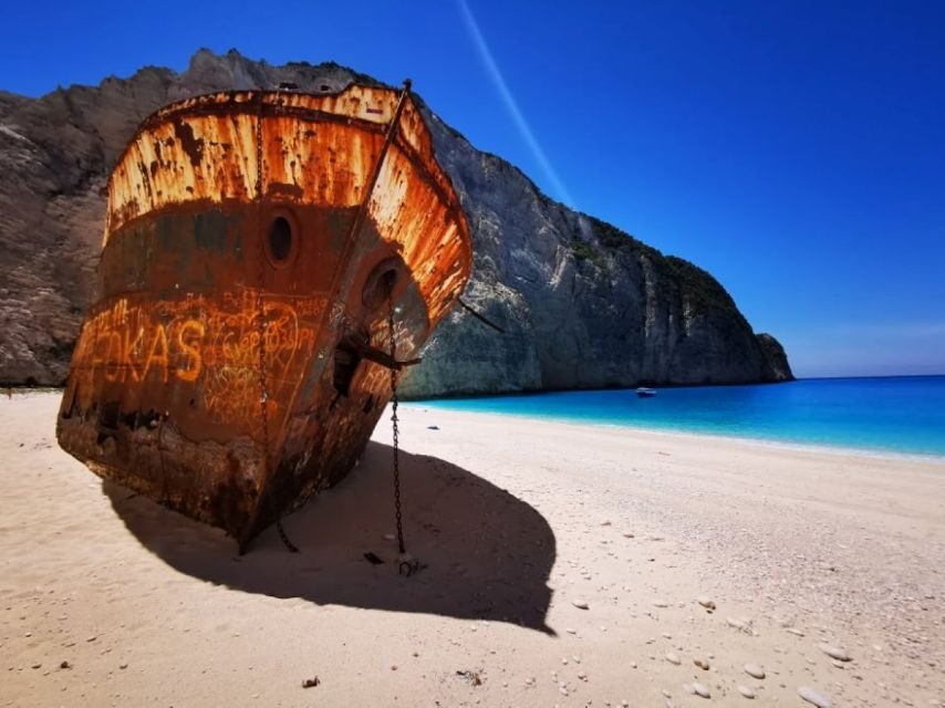 Zakynthos: early morning Shipwreck,Blue Caves and view point - Anafonitria lunch and Exo Chora olive tree: how the tour tastes the island
