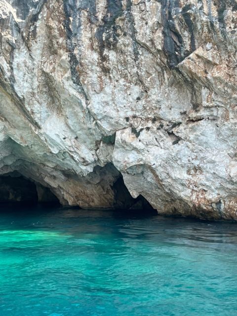 Zakynthos: Glass-Bottom Boat to Navagio, Caves & White Beach - The glass-bottom boat: worth it for the sea, not for perfection