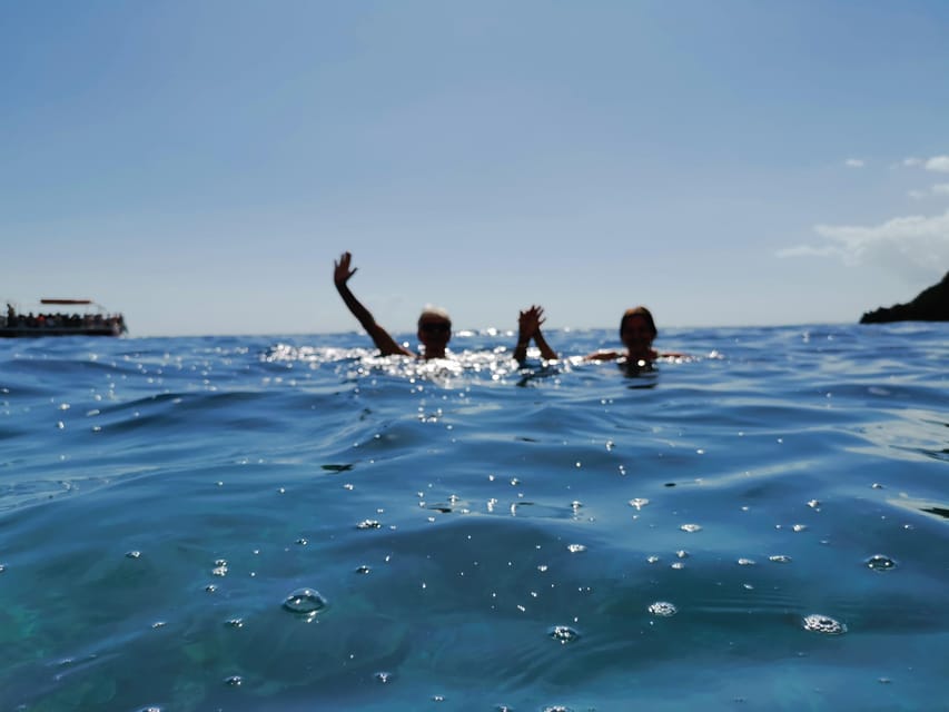 Zakynthos : island half circle boat tour - Navagio and the western cliffs
