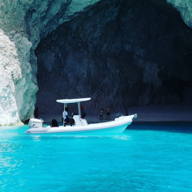 Zakynthos : island half circle boat tour - Blue Caves, Xigia, and the northern route