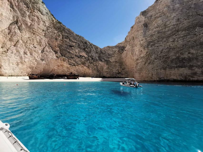 Zakynthos : island half circle boat tour - Swimming, snorkelling, and rock jumps