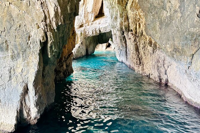 Zakynthos Private Cruise to Shipwreck Beach & Blue Caves - Agios Nikolaos and Stenitis Bay