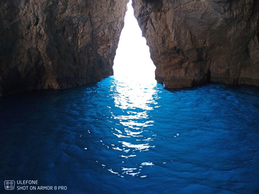 Zante: Shipwreck Beach & Blue Caves Private Speedboat Tour - Shipwreck Beach and the famous view from the sea